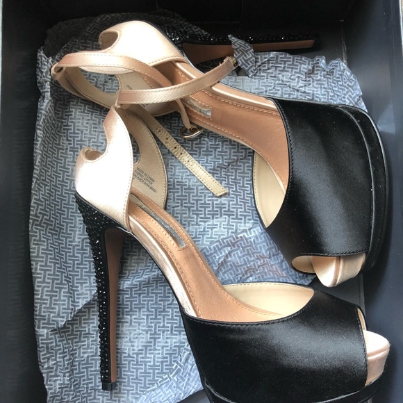 halston shoes sale